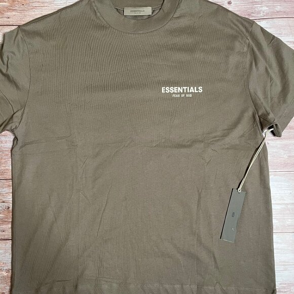 ESSENTIALS FOG T-SHIRT DESERT TAUPE 2023 | SIZE M | OVERSIZED | NWT - Picture 1 of 3